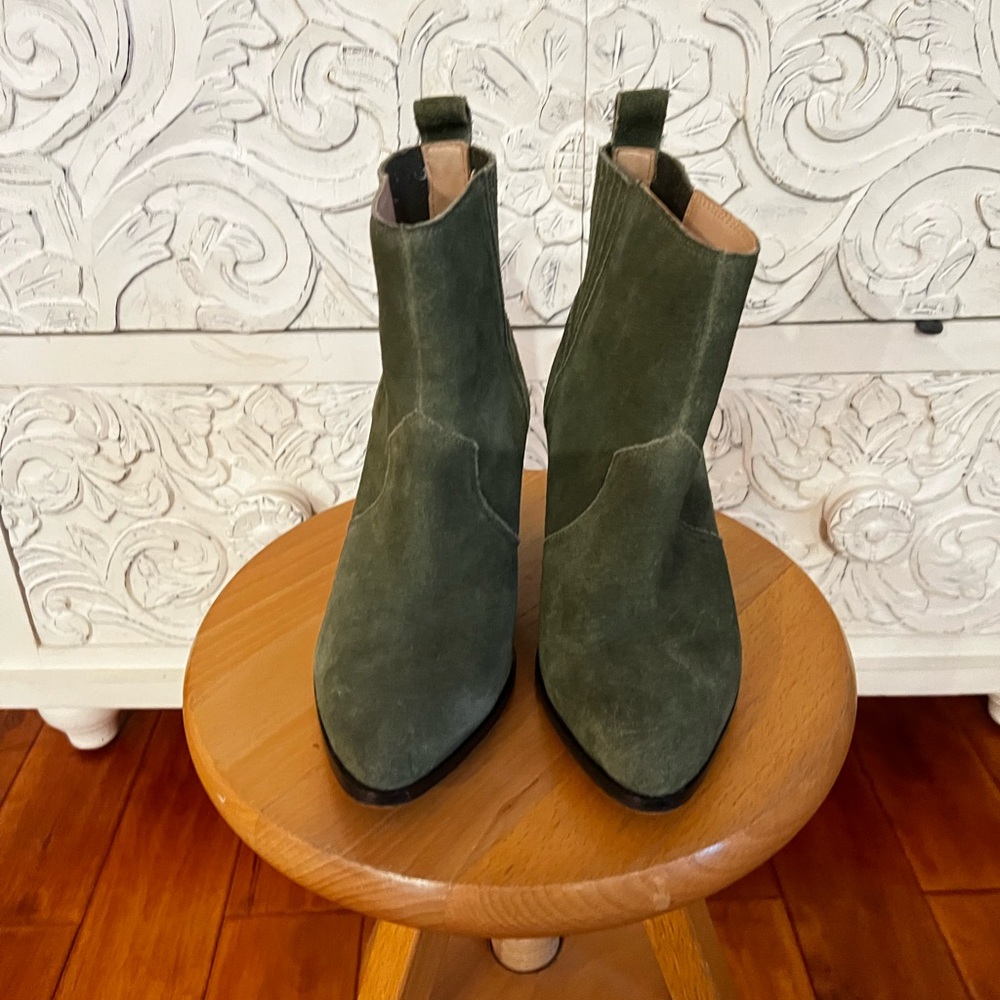 Boden Western Ankle Boot - Gently worn only few times-  Basil in Suede Size 38